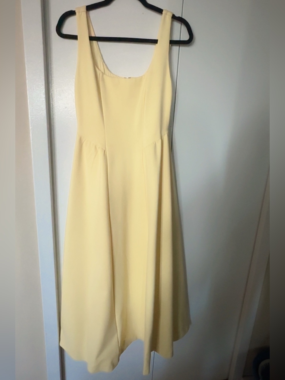Sleeveless Scoop-Neck A-Line Dress in Pale Yellow